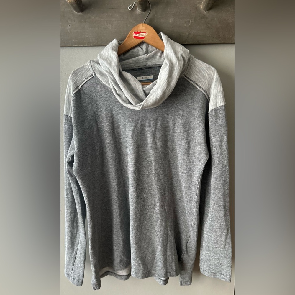 Columbia top
